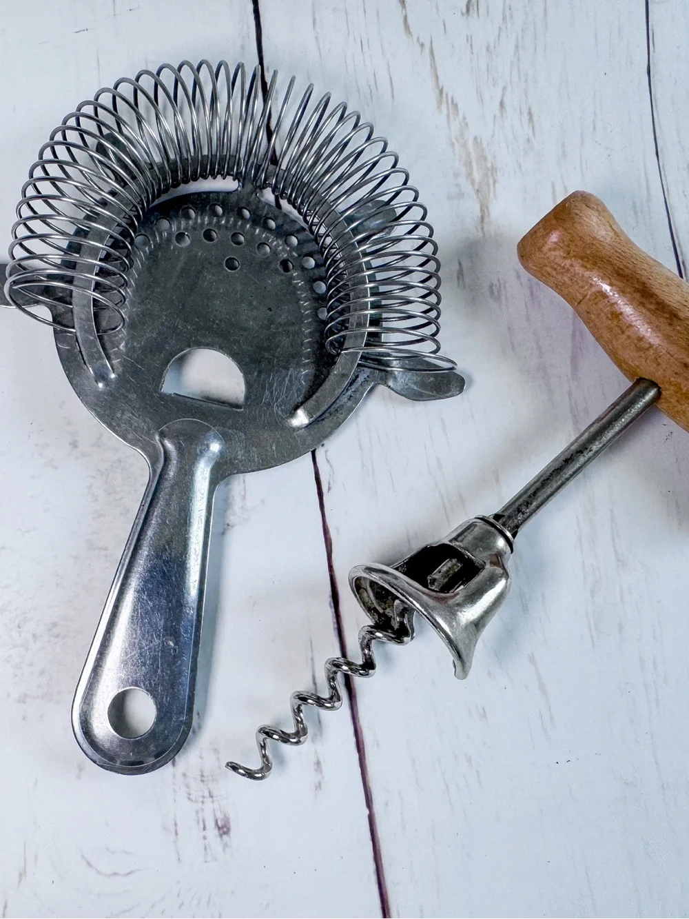 Vintage Style 2-Piece Bar Tool Set Cocktail Strainer & Wood Handle Corkscrew
